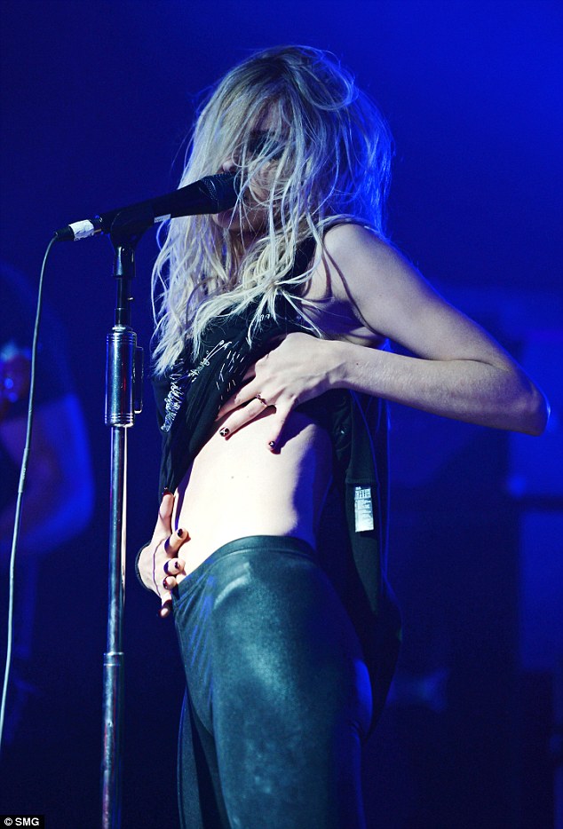 Girls that Rock w/Grace Potter,The Pretty Reckless and The Genitorturers (Feb 2011)
